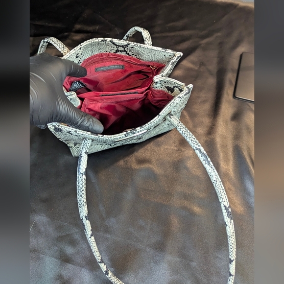 Nine West Tote Faux Leather Python Snakeskin Black Grey Shoulder Bag Compartment - Picture 7 of 7